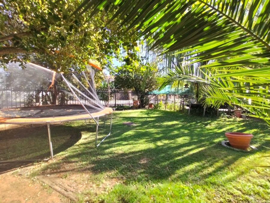 5 Bedroom Property for Sale in Fichardt Park Free State